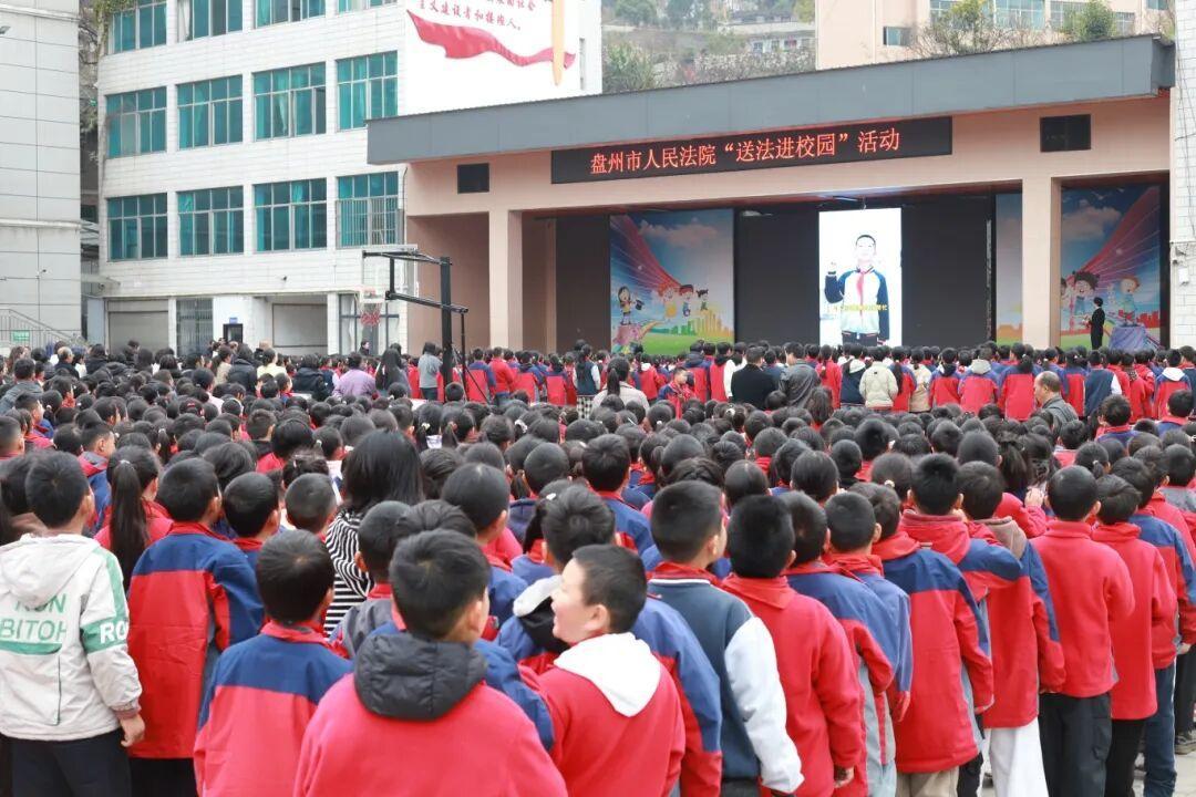 法治護(hù)航助成長(zhǎng) 溫情宣講潤(rùn)童心