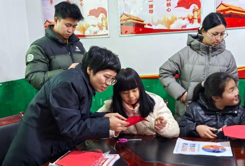 貴州盤州：當非遺邂逅法治，新春主題黨日活動“走新”更“走心”