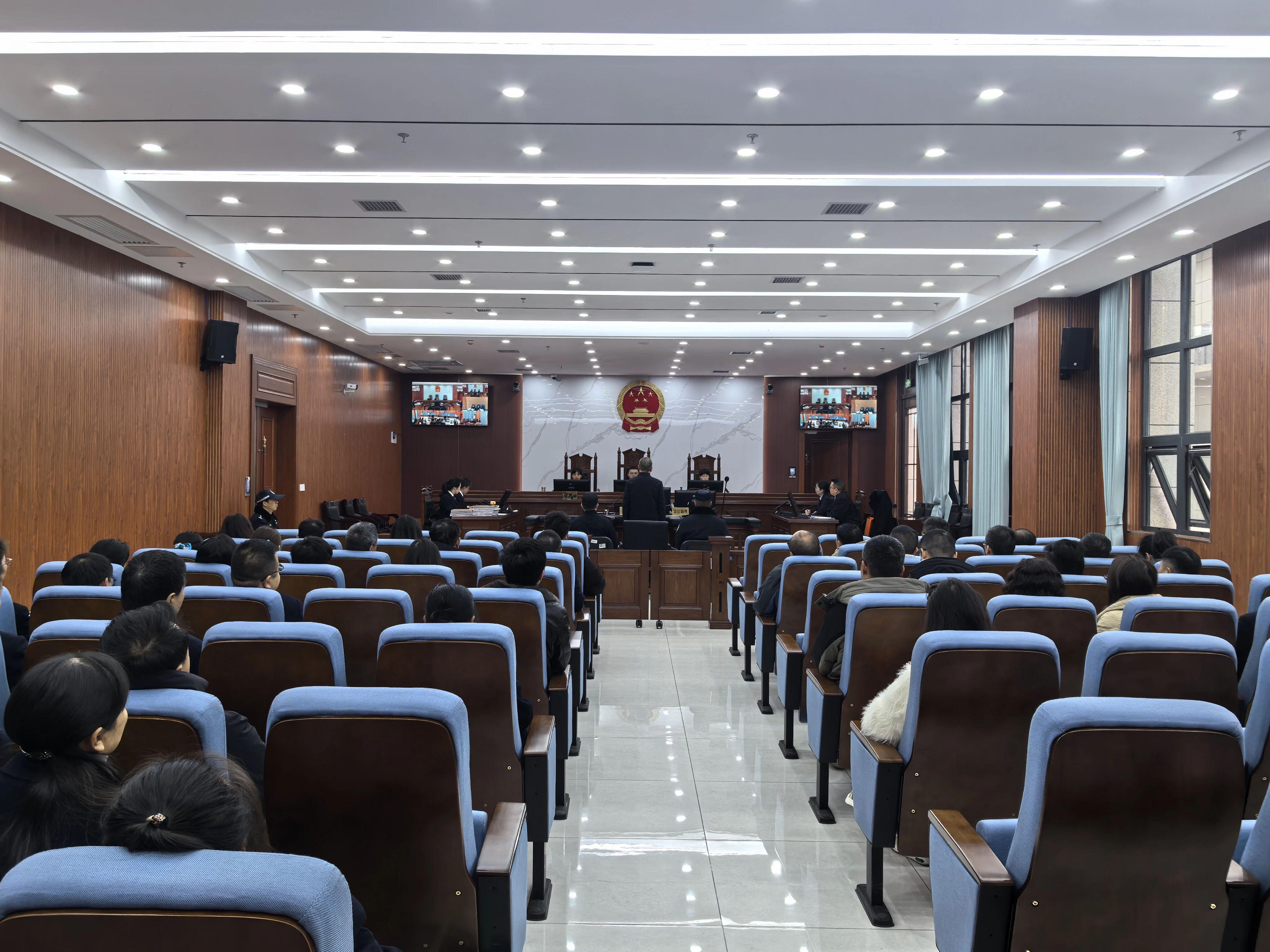 圖1 旁聽庭審活動(dòng)現(xiàn)場.jpg