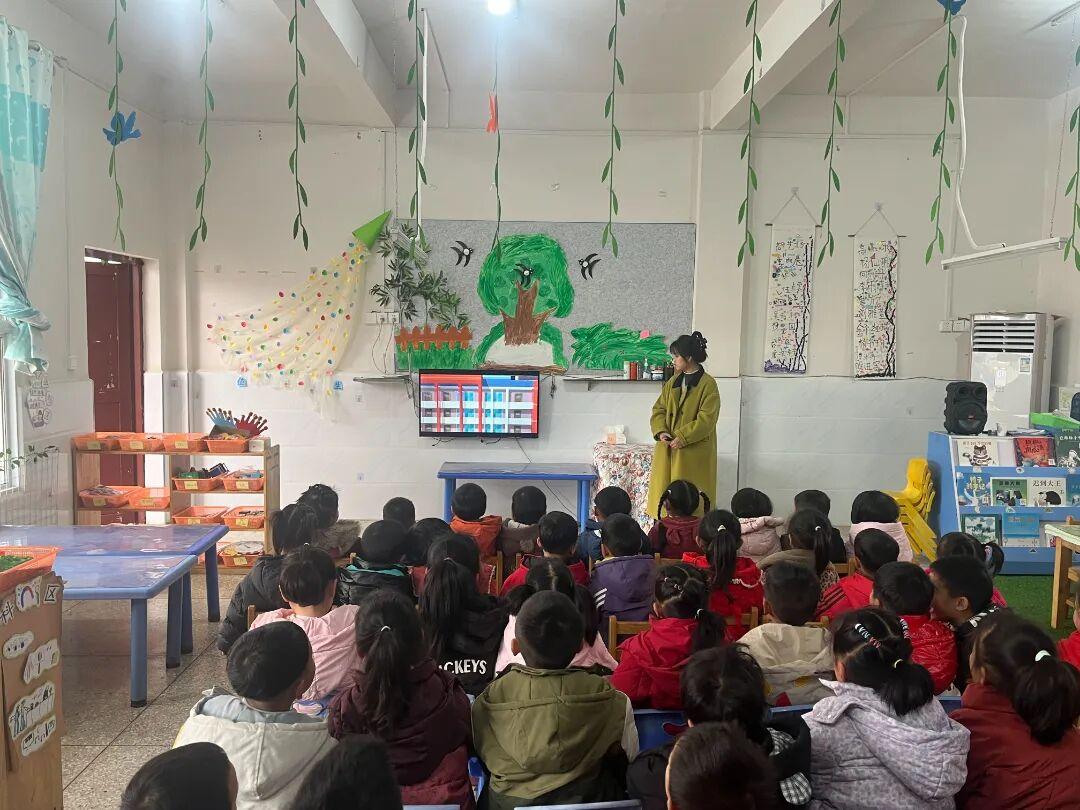 圖3  3月6日，朱家場(chǎng)茅坡小學(xué)、茅坡幼兒園法治副校長(zhǎng)張宇婷到校開展法治宣傳活動(dòng).jpg