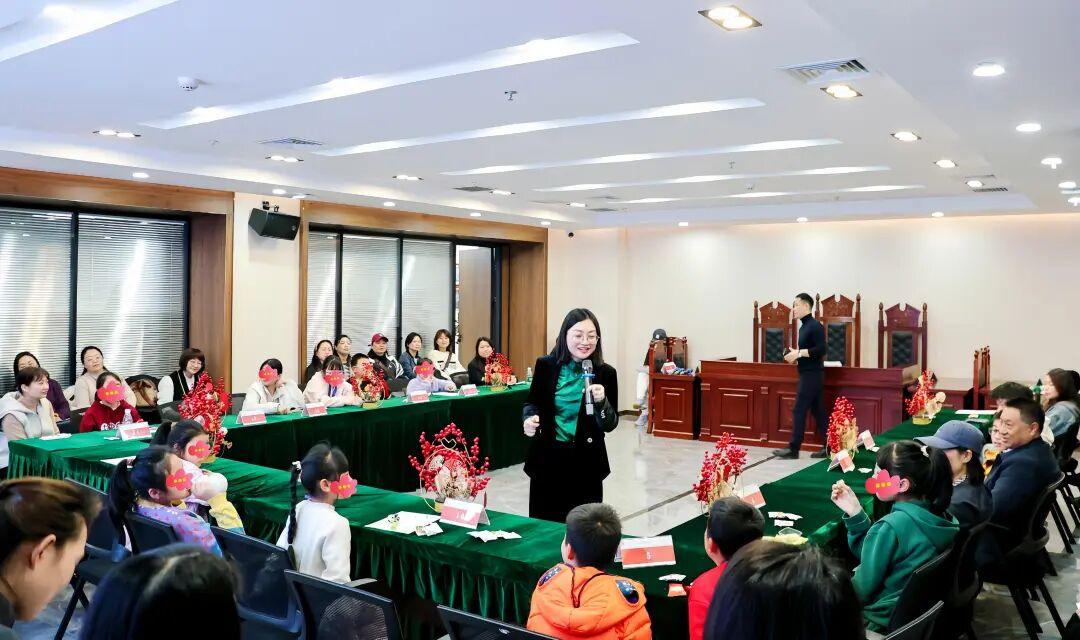 圖2  “家庭 游戲”互動(dòng)現(xiàn)場(chǎng).jpg