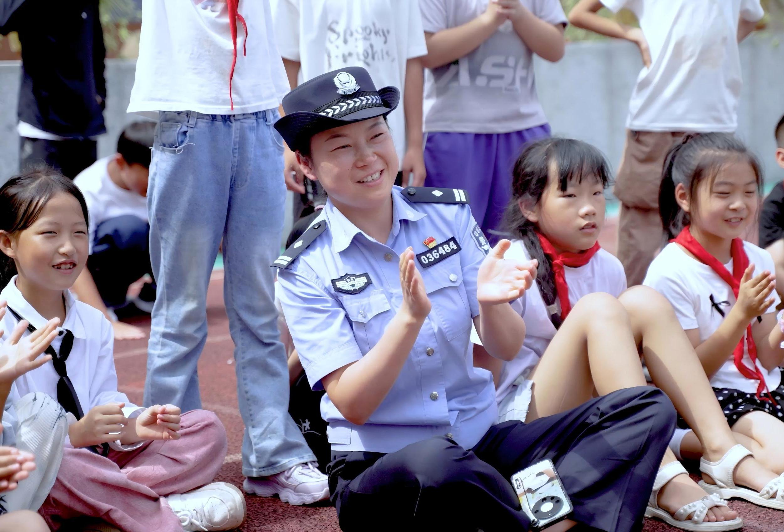 送獎到崗！秦童玲榮獲2025年第四批“中國好人”稱號