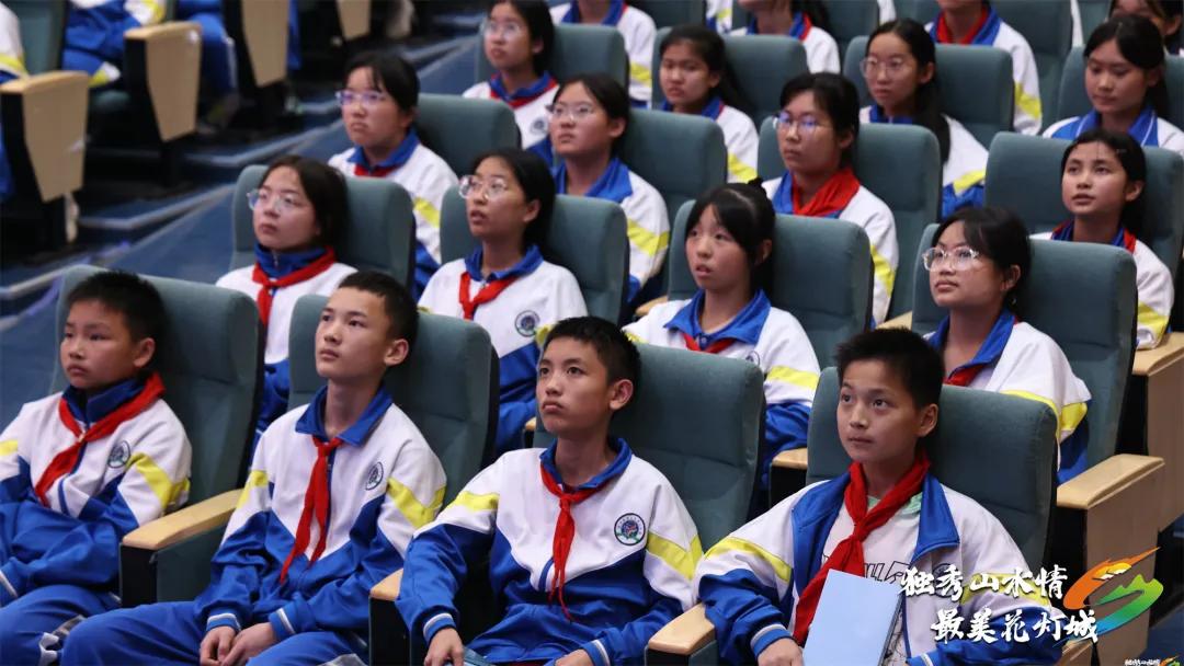 圖3 學生認證聽講.jpg