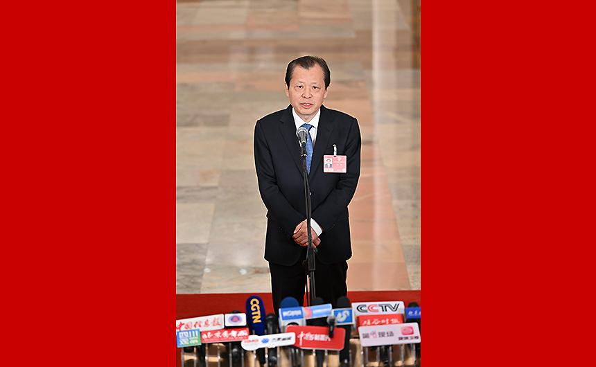 交通運輸部部長劉偉接受媒體采訪