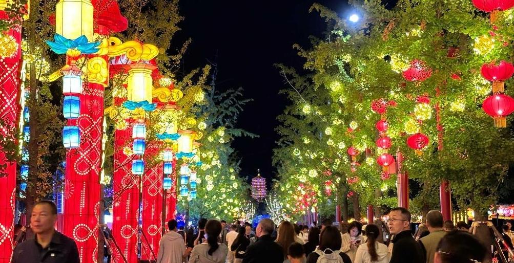 潮體驗、微度假、熱IP——中秋節(jié)假期各地消費市場掃描