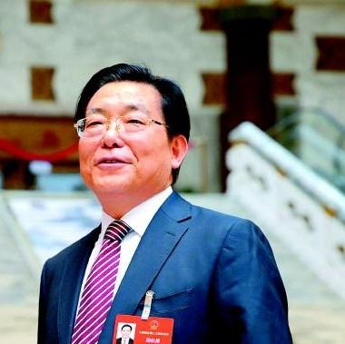 周佑勇：既深耕學(xué)術(shù)沃土 又關(guān)注社會問題