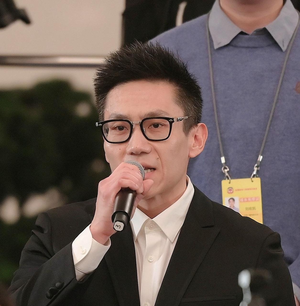 張橋委員： 高校要從“創(chuàng)新源”躍升為“發(fā)動機(jī)”