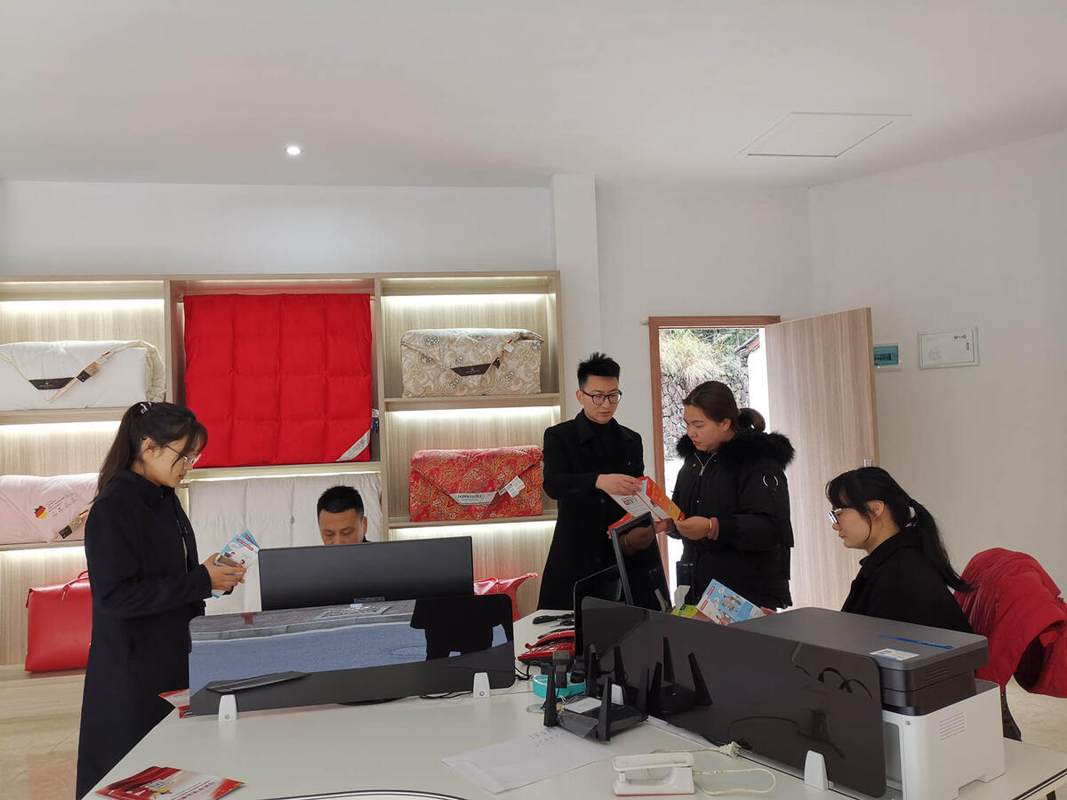 淳安司法：憲法宣傳進企業(yè)，“把脈問診”開良方