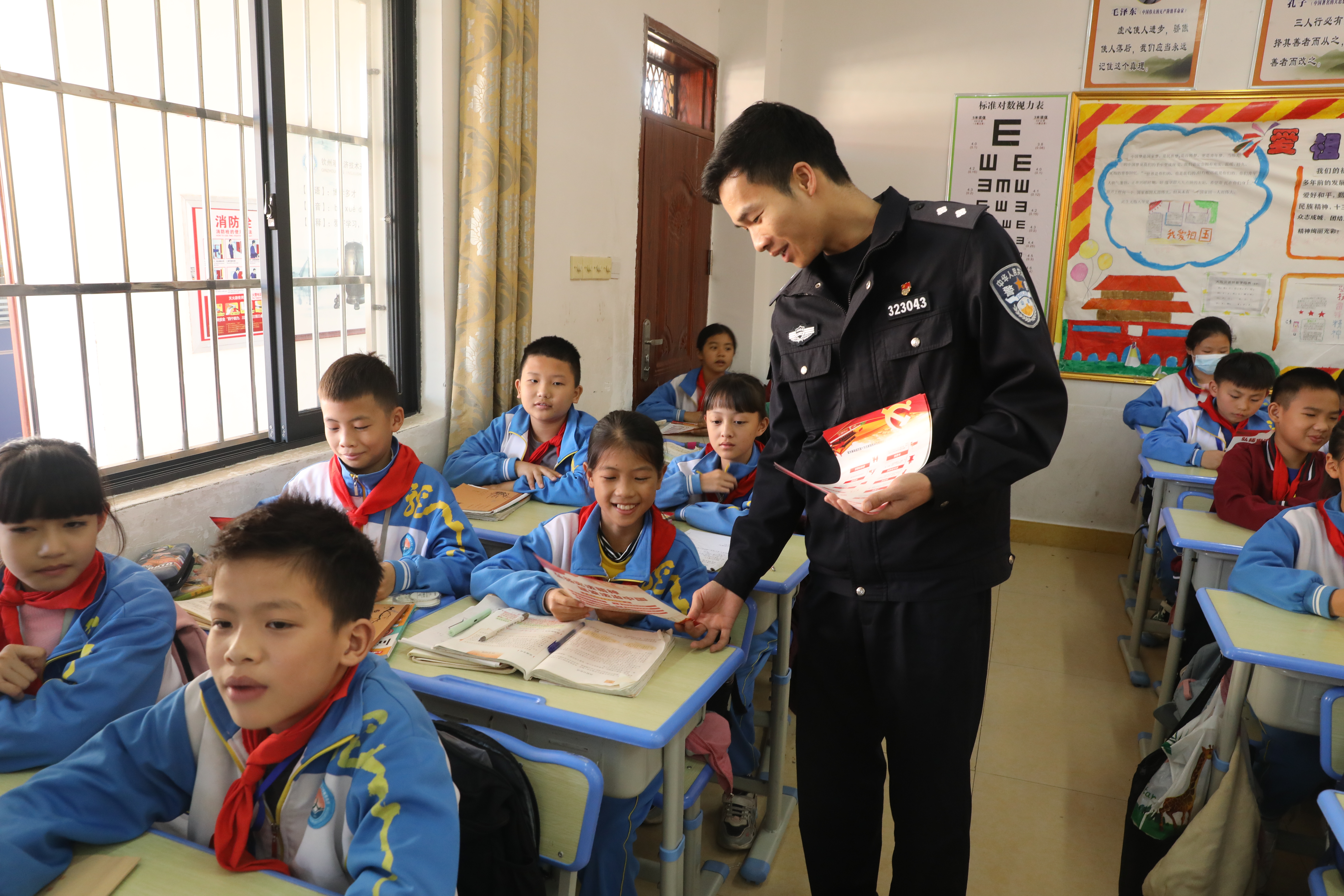 廣西欽州：憲法宣傳進校園